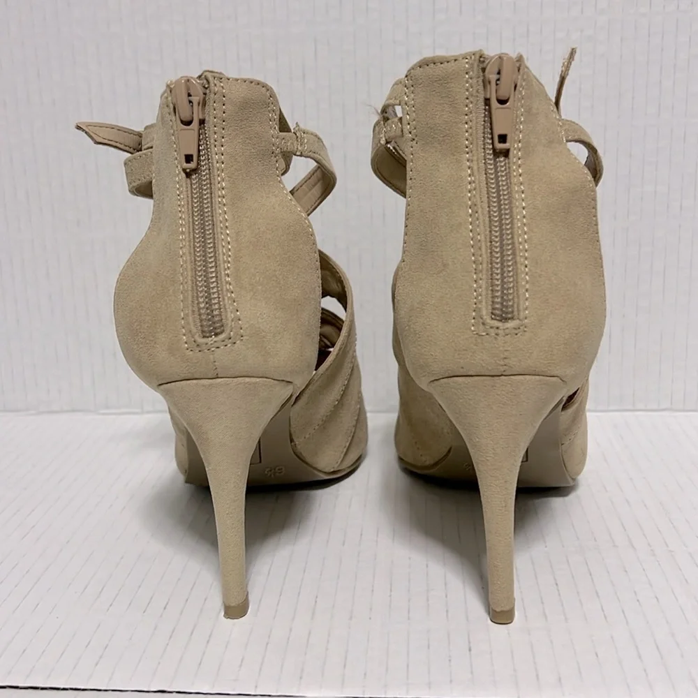 Christian Siriano Color Beige Size 6.5 - Picture 4 of 5